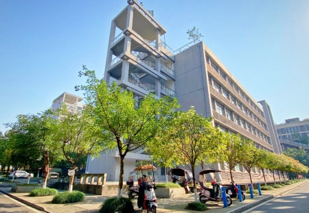 211西南大学和双非重庆邮电大学，理科投档线相近，志愿填哪一个？-西南大学与重庆邮电大学哪个好